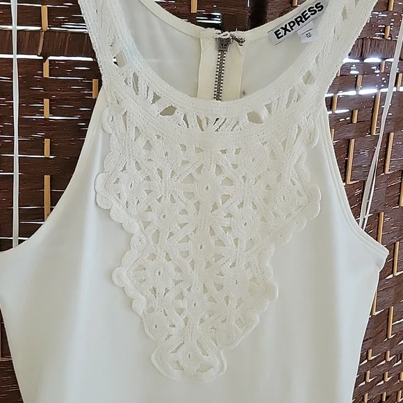 Cute Mini Dress with lace front - Picture 2 of 3